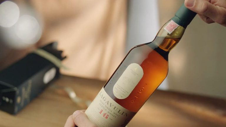 Lagavulin 16-Year-Old Single Malt Scotch Whisky: A Luxurious Experience Worth Savoring